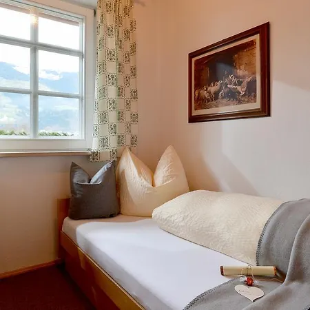 Farm stay Hanserhof Fuegen
